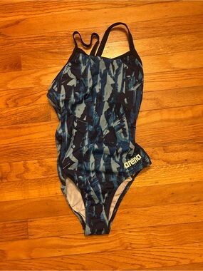 Arena Women's Blue Pattern One-Piece Swimsuit
